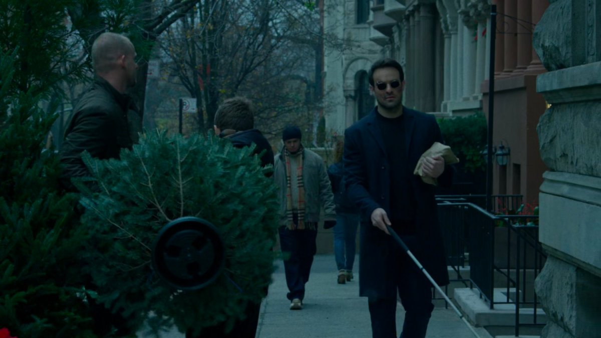 Christmas Sidewalk, New York | MCU: Location&nbsp;Scout