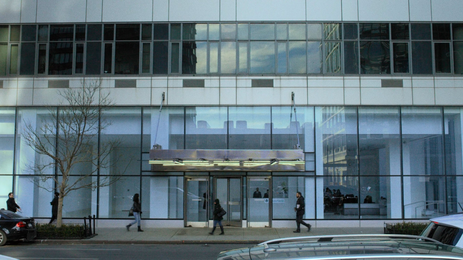 Exterior of Midland Circle Financial skyscraper.
