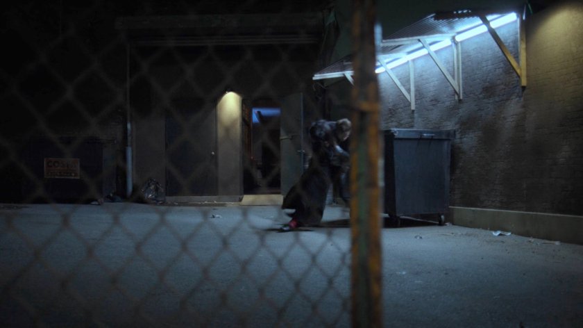 Matt and Elektra fight behind the Royal Dragon Chinese Restaurant.