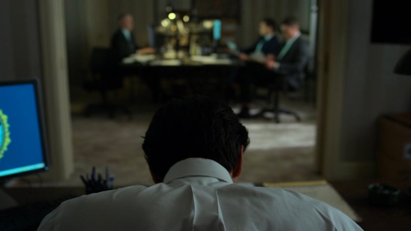 Agent Nadeem in the FBI Offices in the Presidential Hotel.