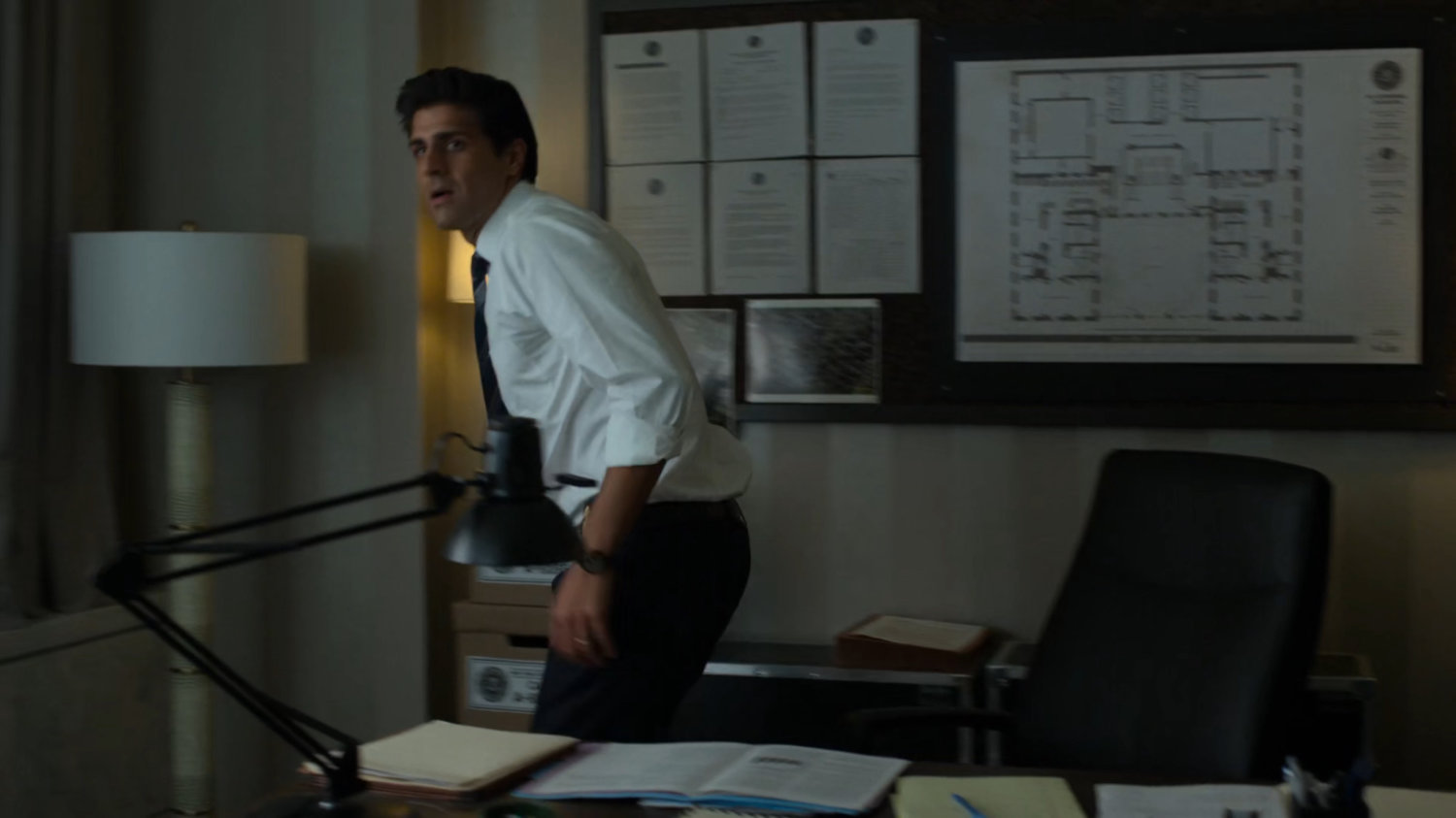 Agent Nadeem in the FBI Offices in the Presidential Hotel.
