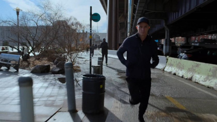 Dex jogging along the path under FDR drive.