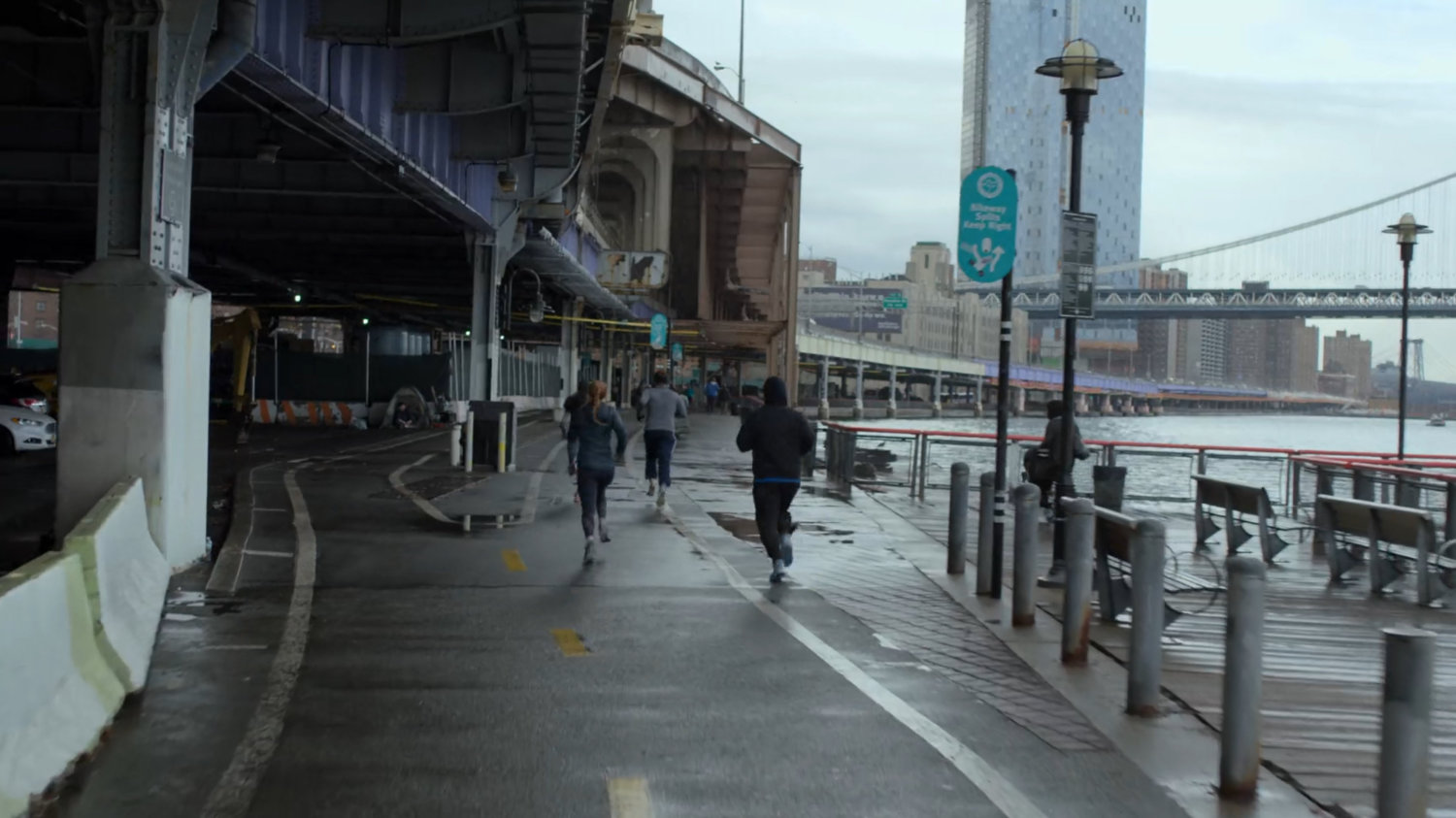POV from Dex along jogging path under FDR drive.