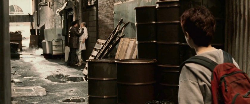 Young Matt witnessing his father beating up manin alley near Hudson Marine company.