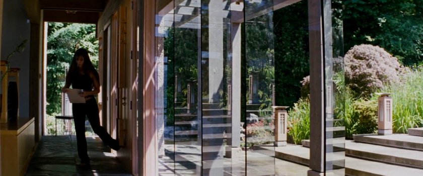 Elektra in the Wheelwright House.