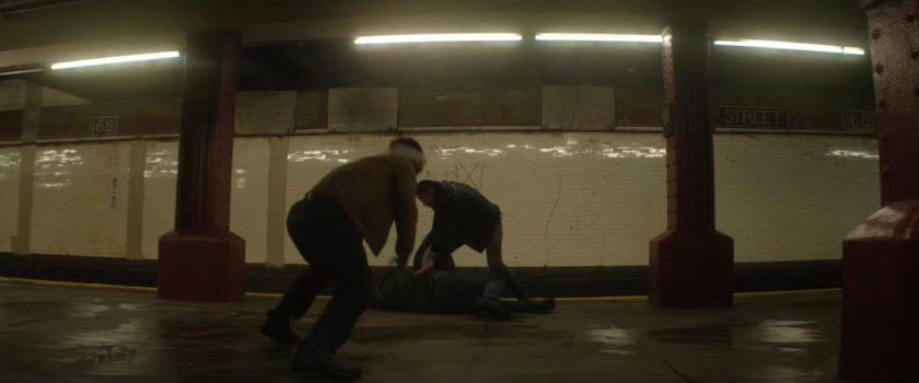 Hector fights two men in the 168 Subway Station.