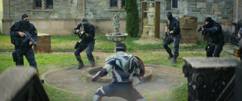 Sam landing in courtyard of Catedral de Santo Ramos.