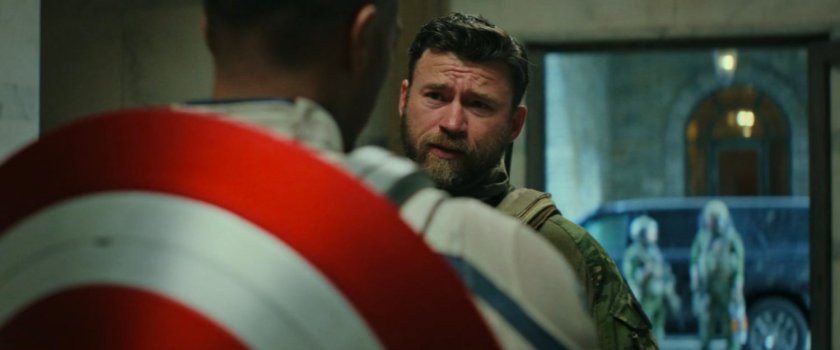 Sam talking with Dunphy at the Catedral de Santo Ramos.