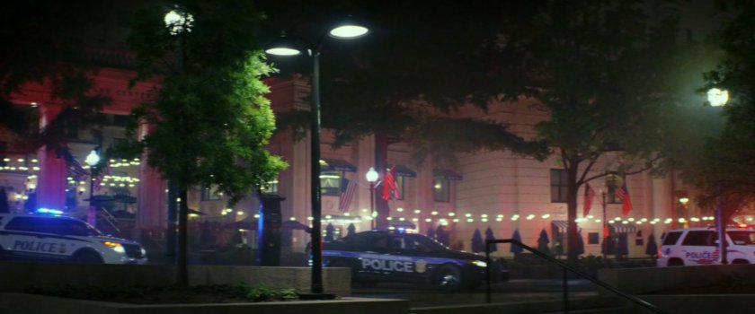 Police cars surrounding Pershing Park.