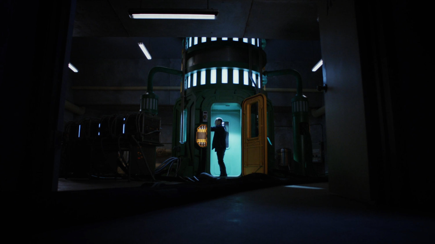 Coulson investigating the quantum generator in the Roxxon Power Station.