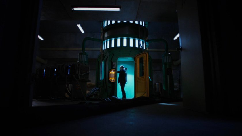 Coulson investigating the quantum generator in the Roxxon Power Station.
