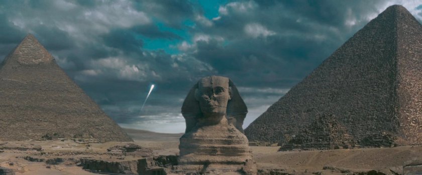 The Silver Surfer streaks past the Pyramids and Sphinx in Egypt.