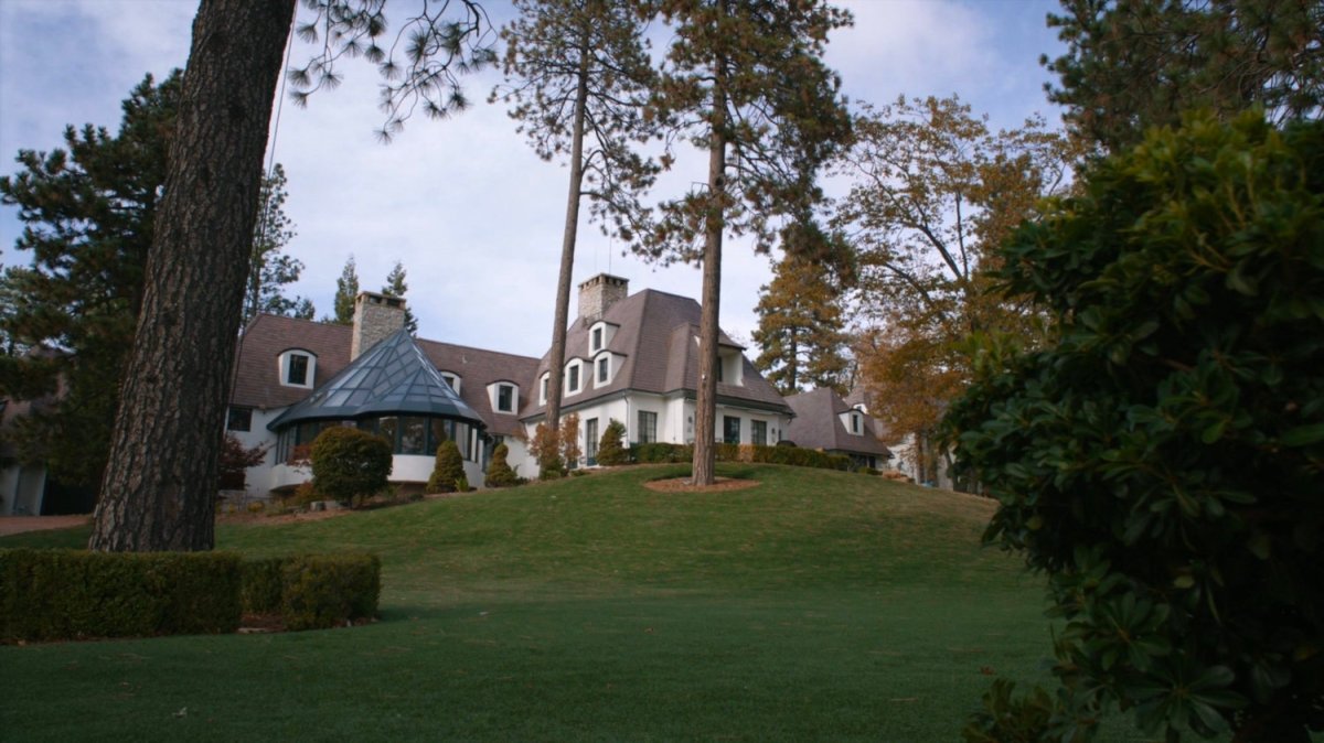 Ellen Nadeer's lake house.