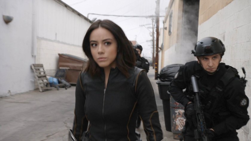 Daisy and SHIELD team in alley outside a Watchdog safehouse.