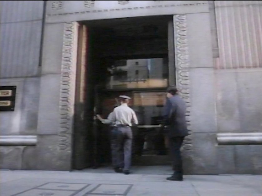 Armed gaurds in front of the Baxter Building.