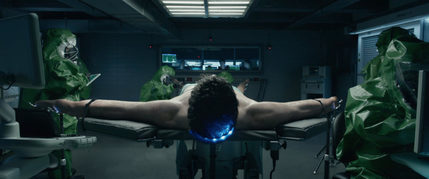 Reed on a surgical table in Area 57.