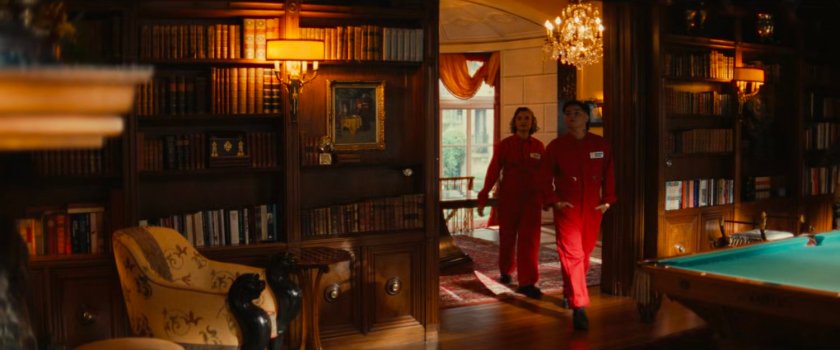 Jeri and Roz in a Chicago mansion.