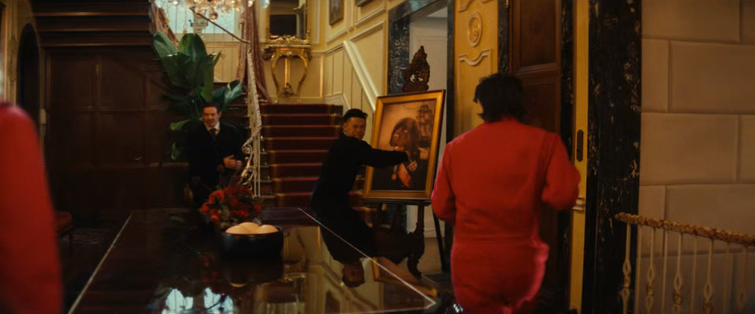 Jeri and Roz fighting guards in a Chicago mansion.