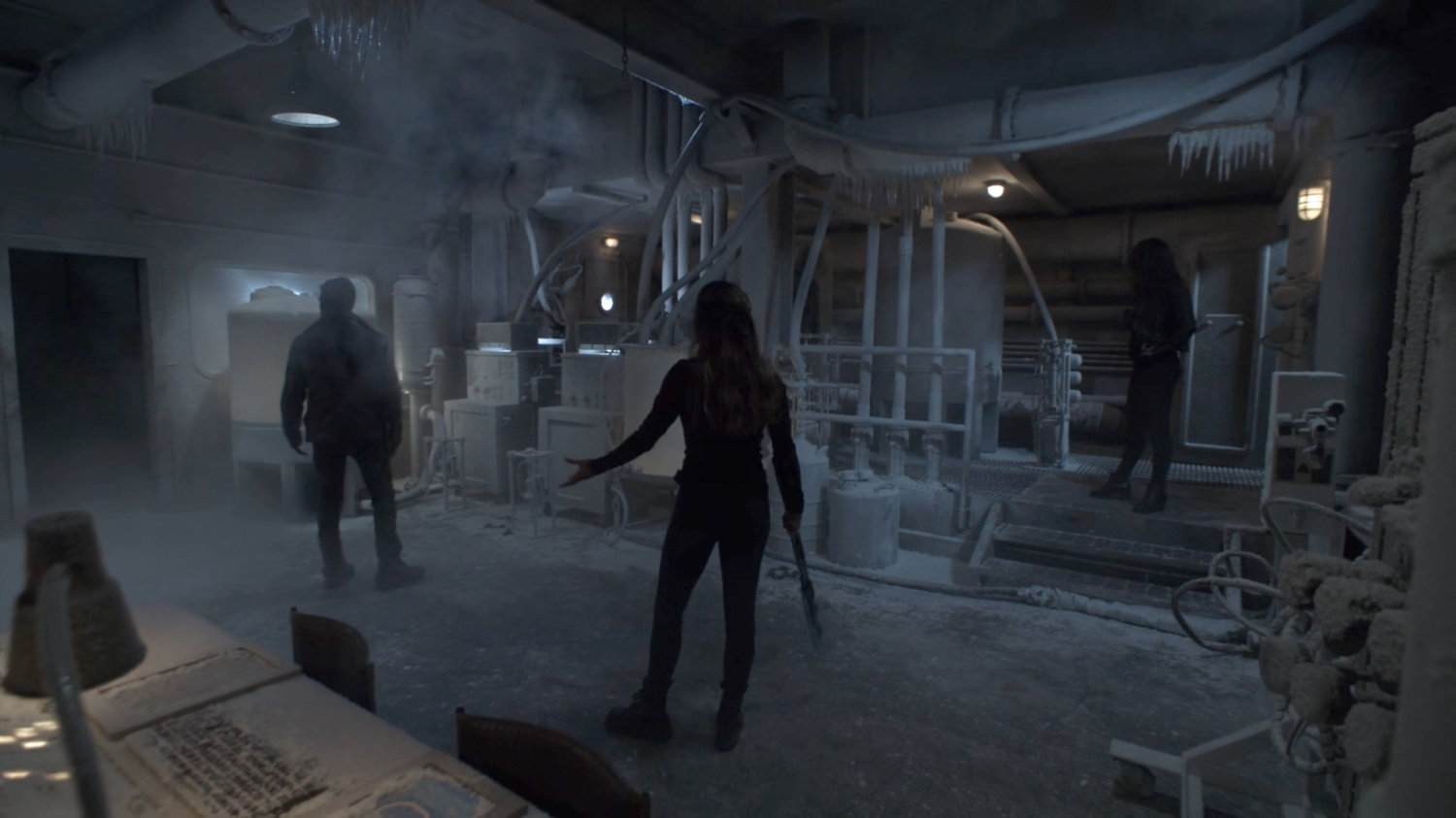 Daisy, Deke, and Yo-Yo in a frozen room on the Lighthouse.