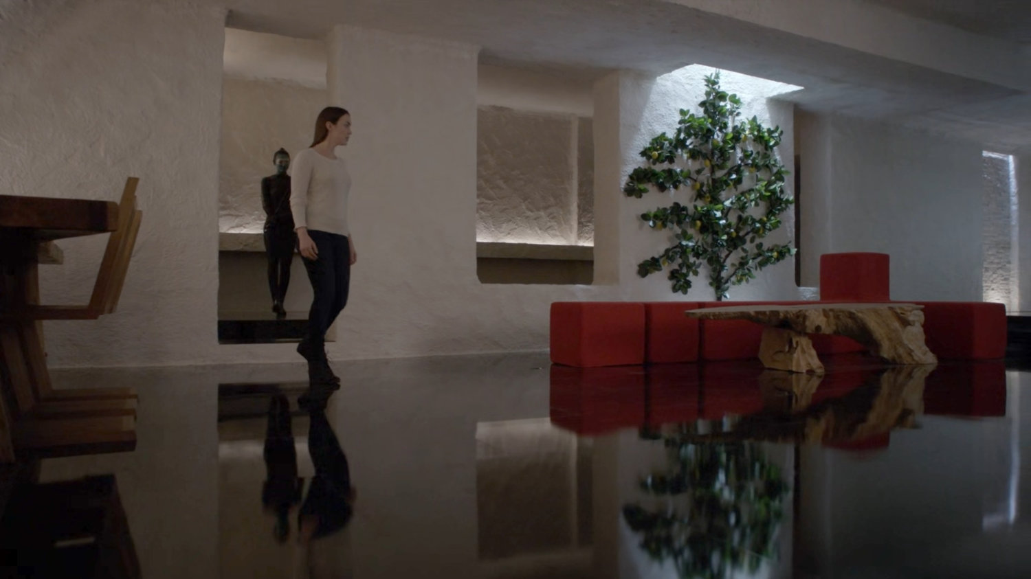 Simmons enters Kasius's suite on the Lighthouse.