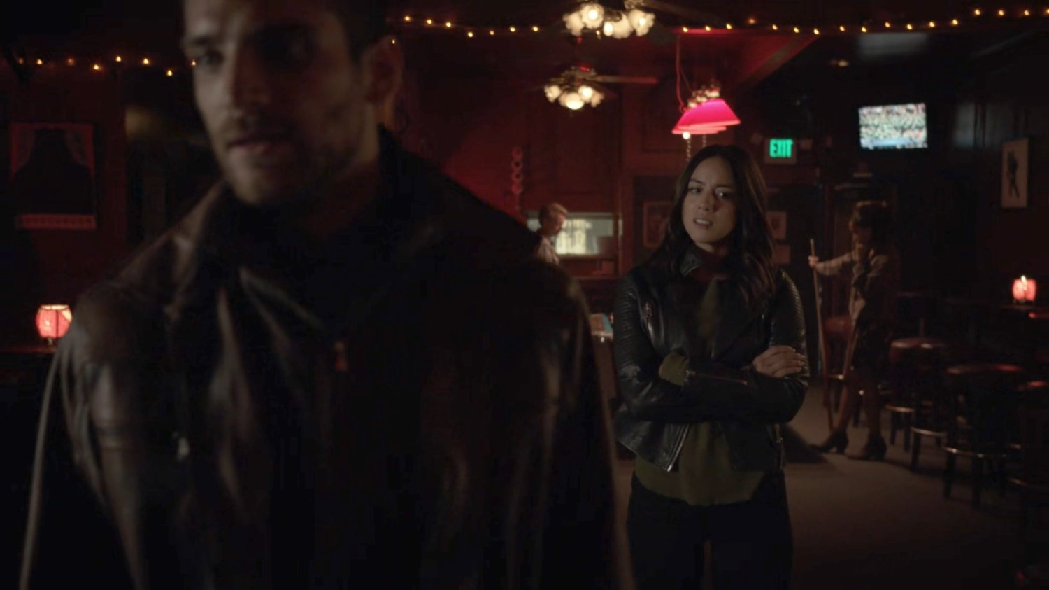 Daisy and Deke in a framework representation of a bar.