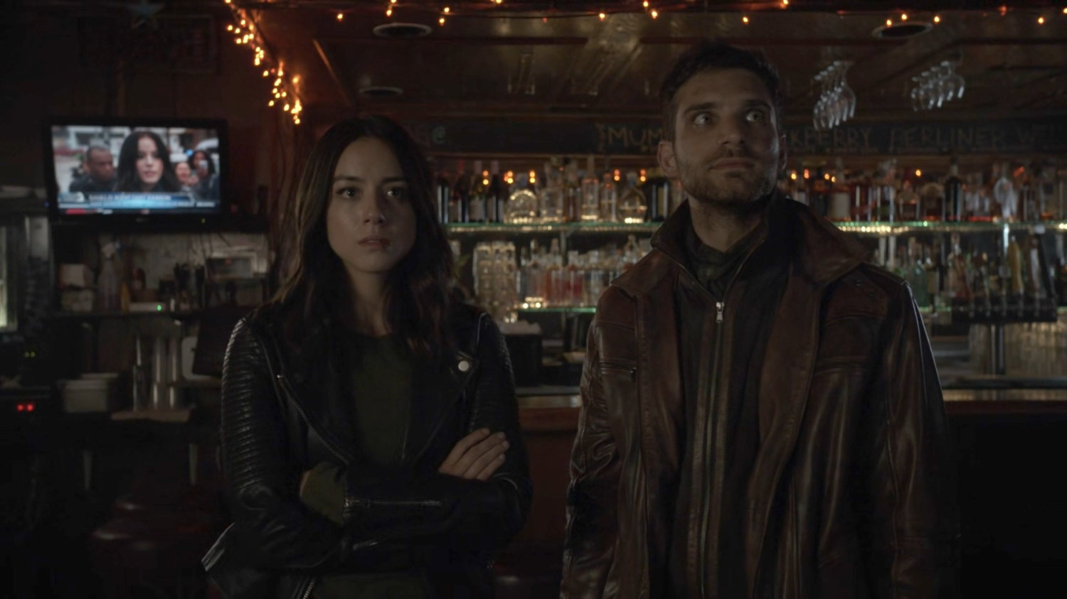 Daisy and Deke in a framework representation of a bar.