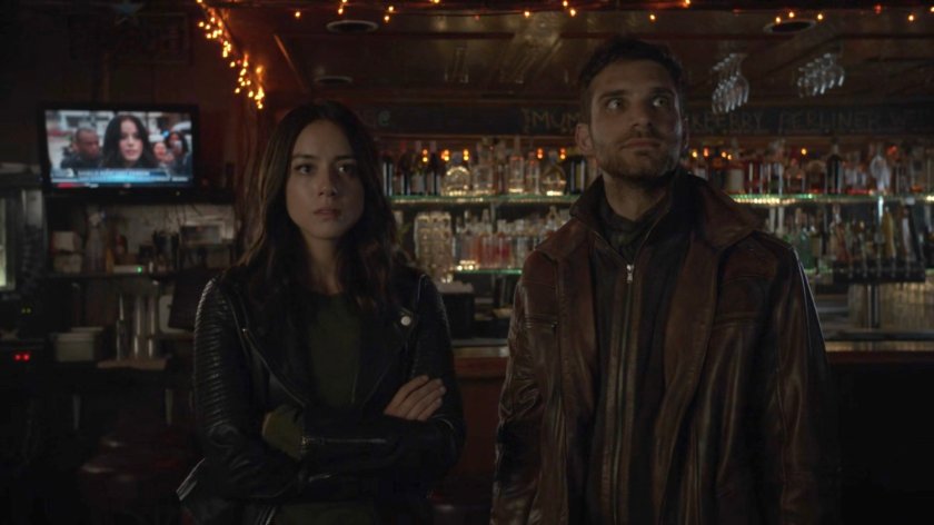 Daisy and Deke in a framework representation of a bar.