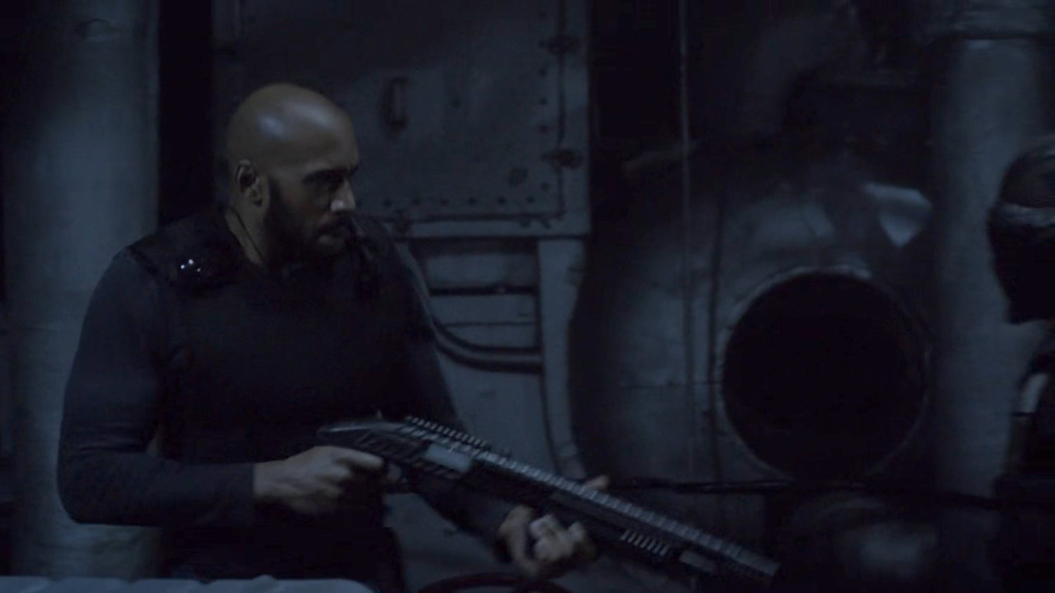 Mack fighting a robot commando in the Principia.