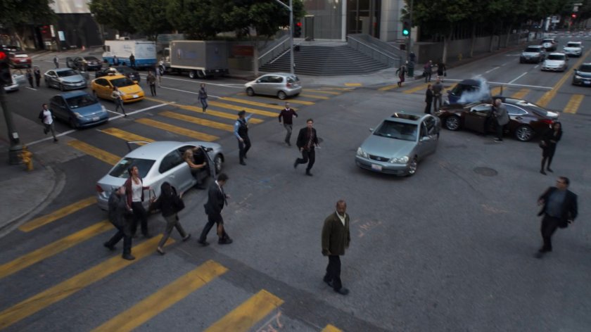 Citizens at an intersection in Chicago.