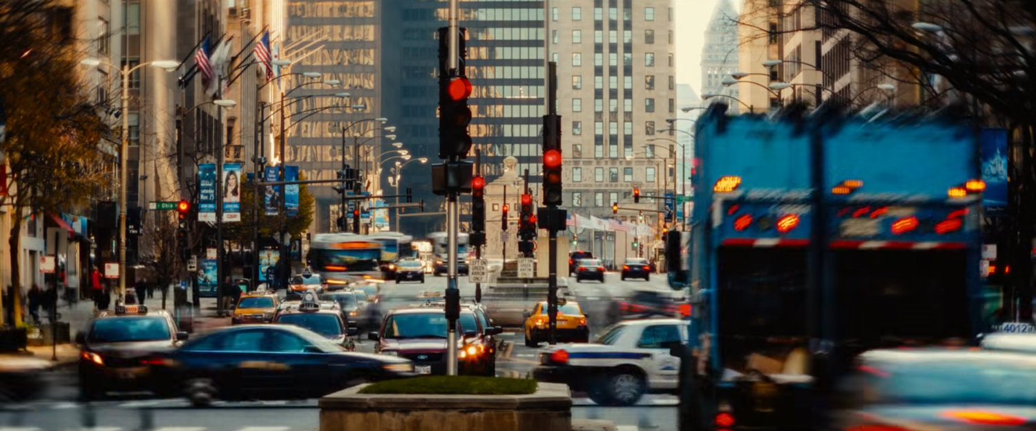View of Downtown Chicago street.