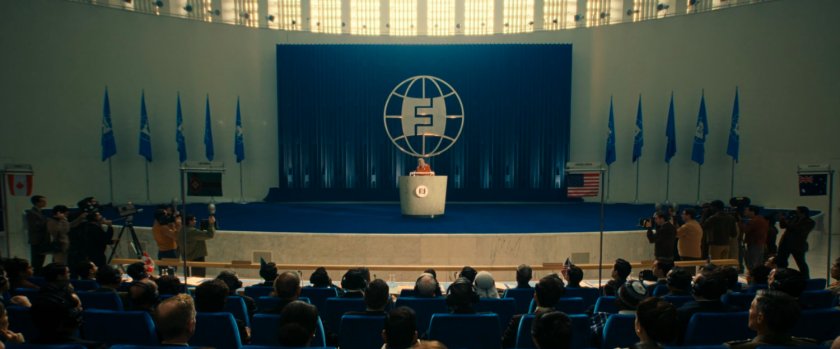 Sue speaking in the auditorium at the Future Foundation.