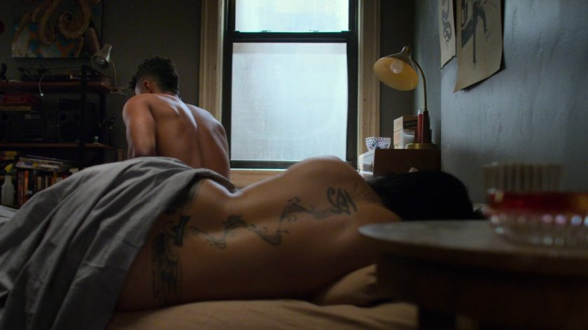 Malcolm getting out if his bed by a one-night stand.