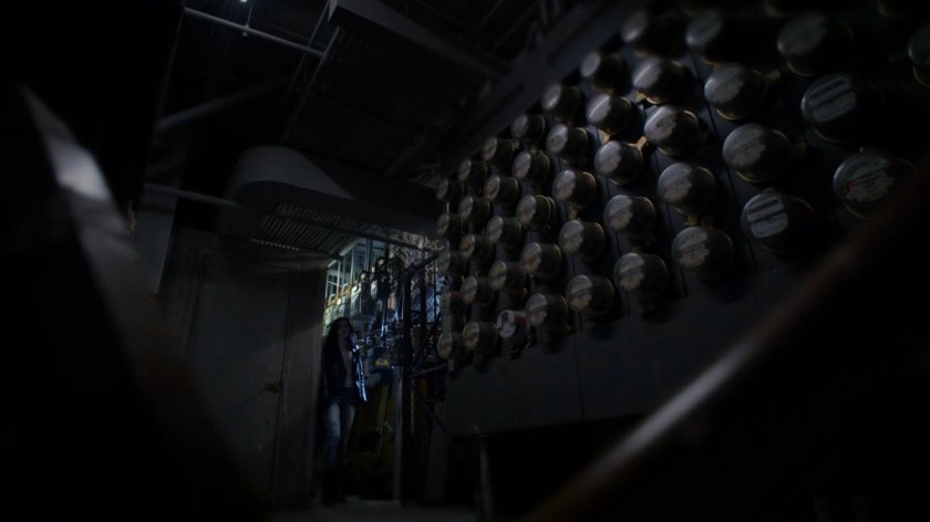 Jessica and Trish inside of Leslie Jansen's building.
