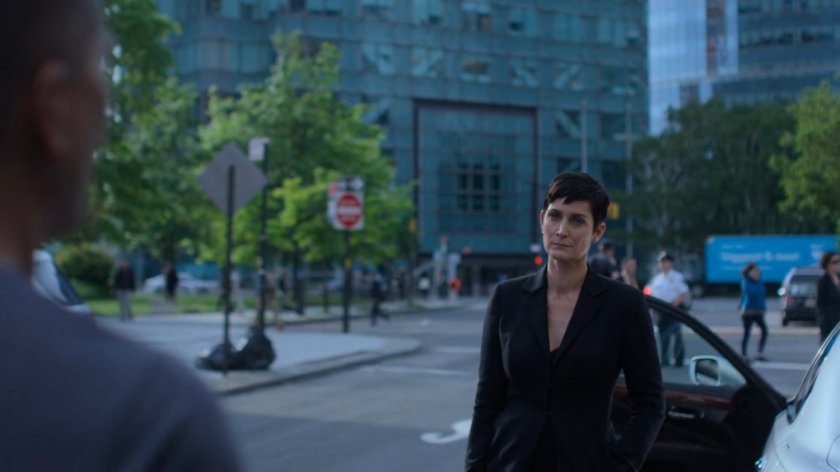 Pryce and Jeri outside the 15th Precinct station.