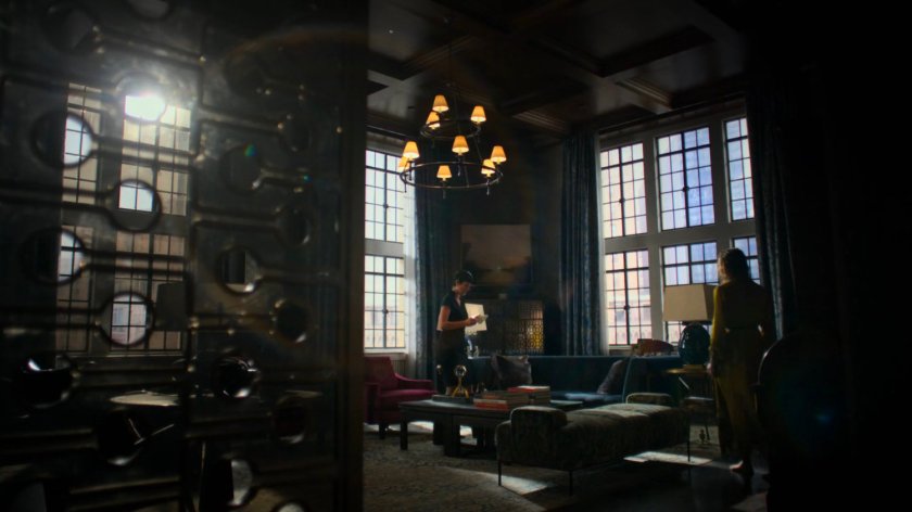 Jeri and Inez in Jeri's apartment.