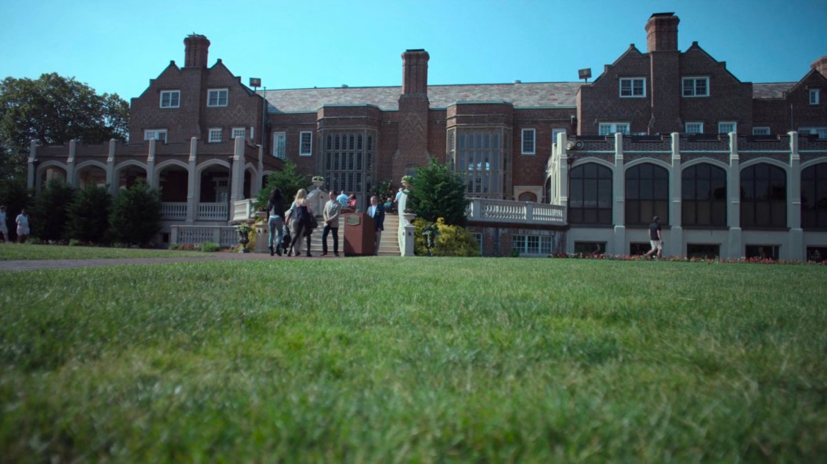 Exterior of Rossmont Clubhouse.