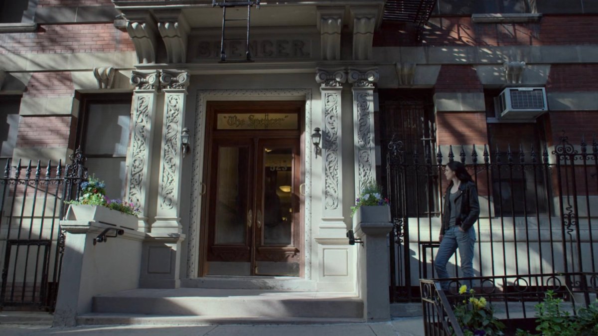 Jessica outside Eric's apartment building, The Spencer.