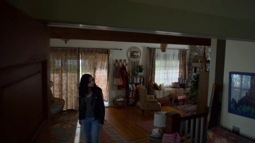 Jessica inside Karl Malus's house.