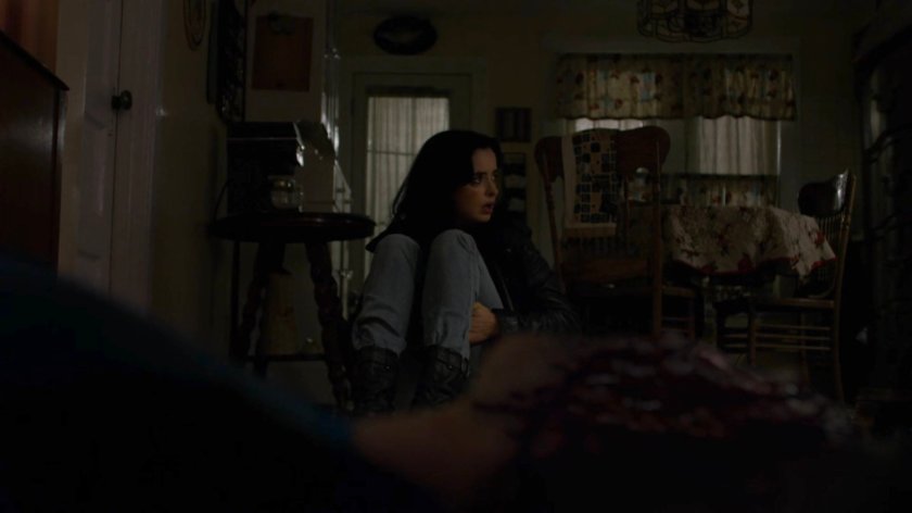 Jessica inside Holiday's house.