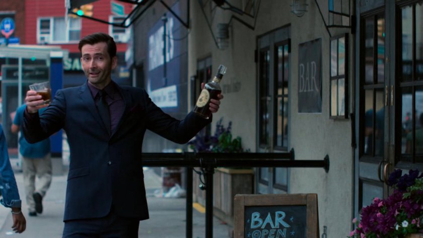 Kilgrave outside a bar.