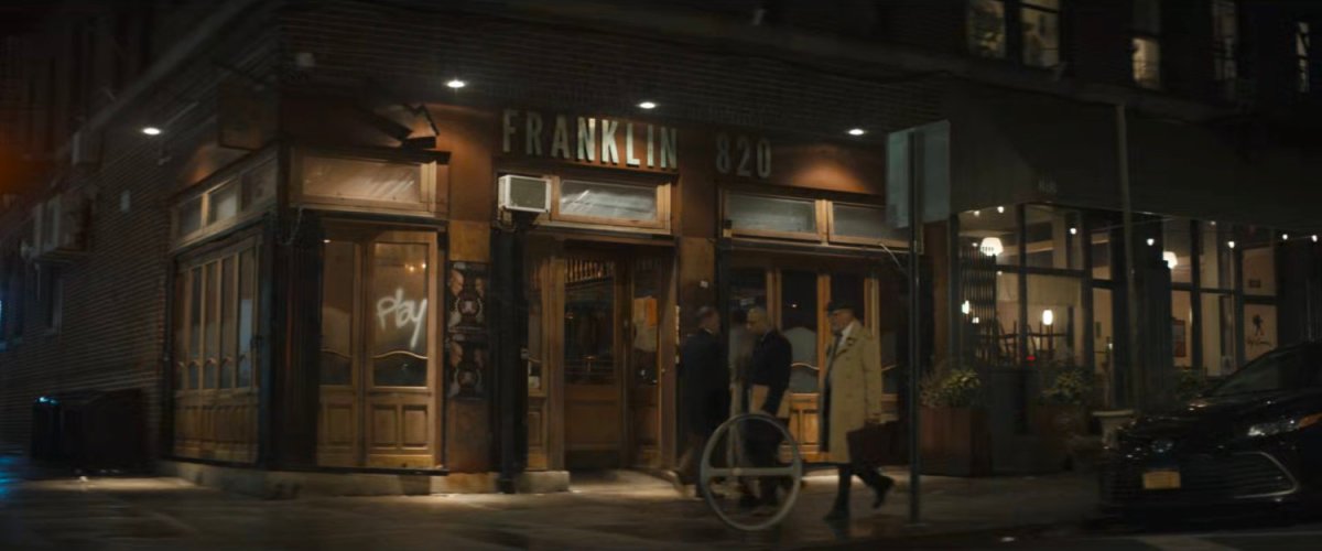Exterior of the Franklin 820 Bar.