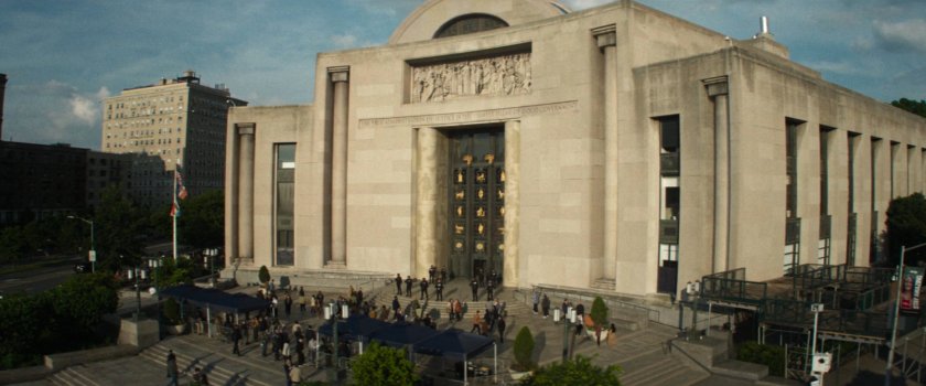 Exterior of city courthouse.
