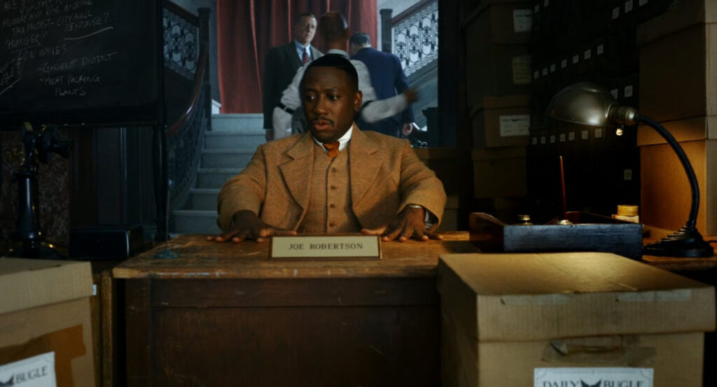 Robbie in the offices of the Daily Bugle.